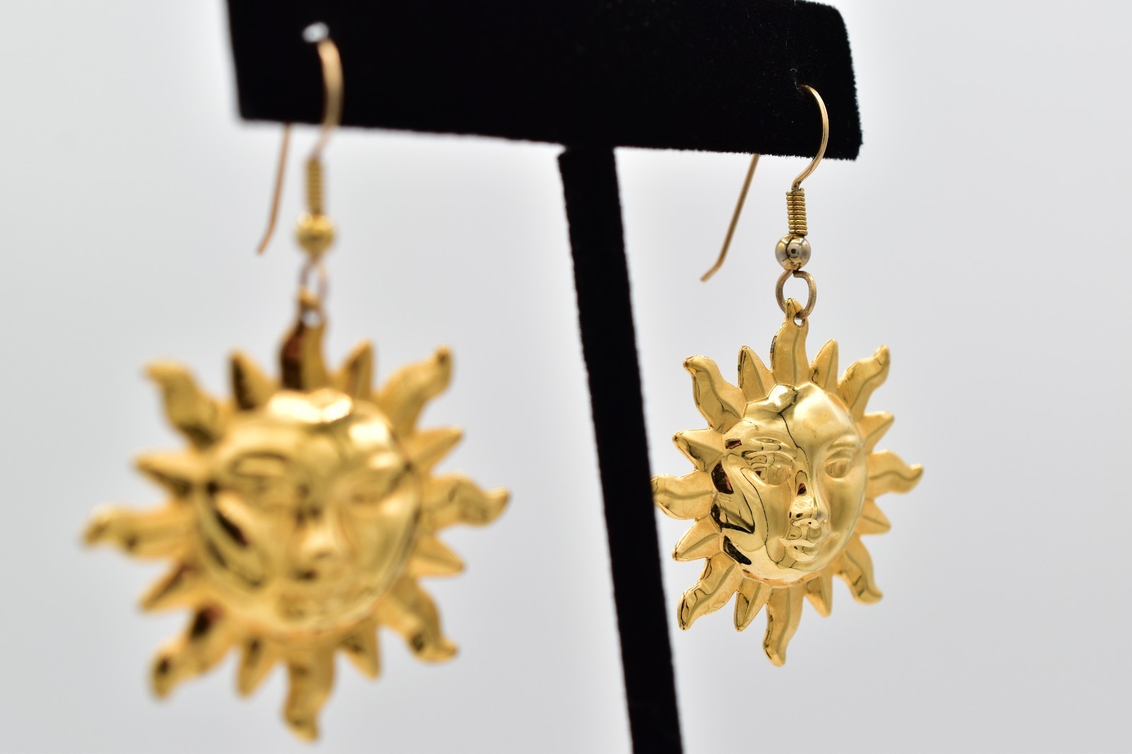 Vintage Gold Sun Face Dangle Earrings Celestial Drop Pierced Shiny 1980s BinAO
