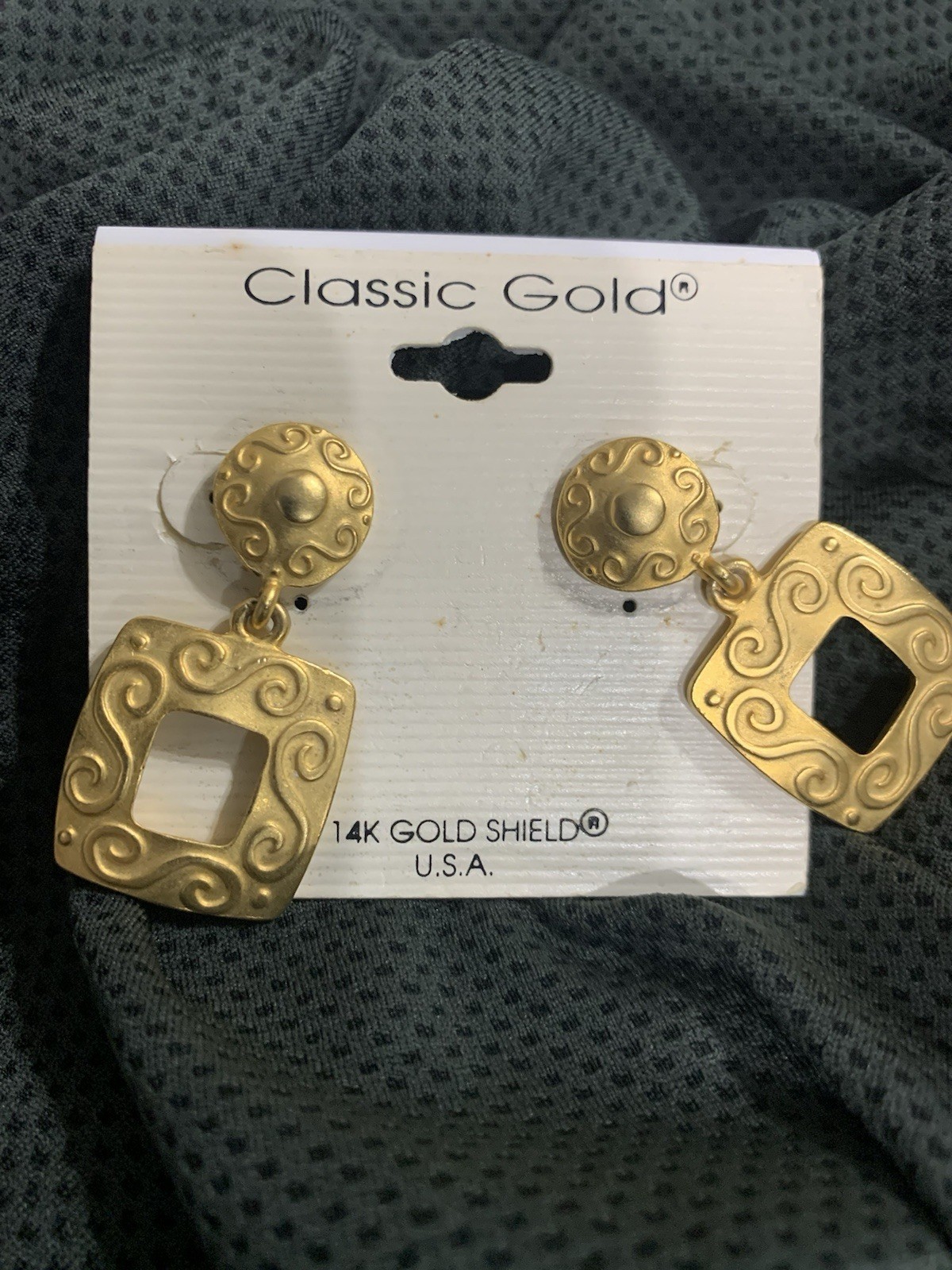 Vintage Classic Gold Square Dangle Pierced Earrings 14K Gold Shield