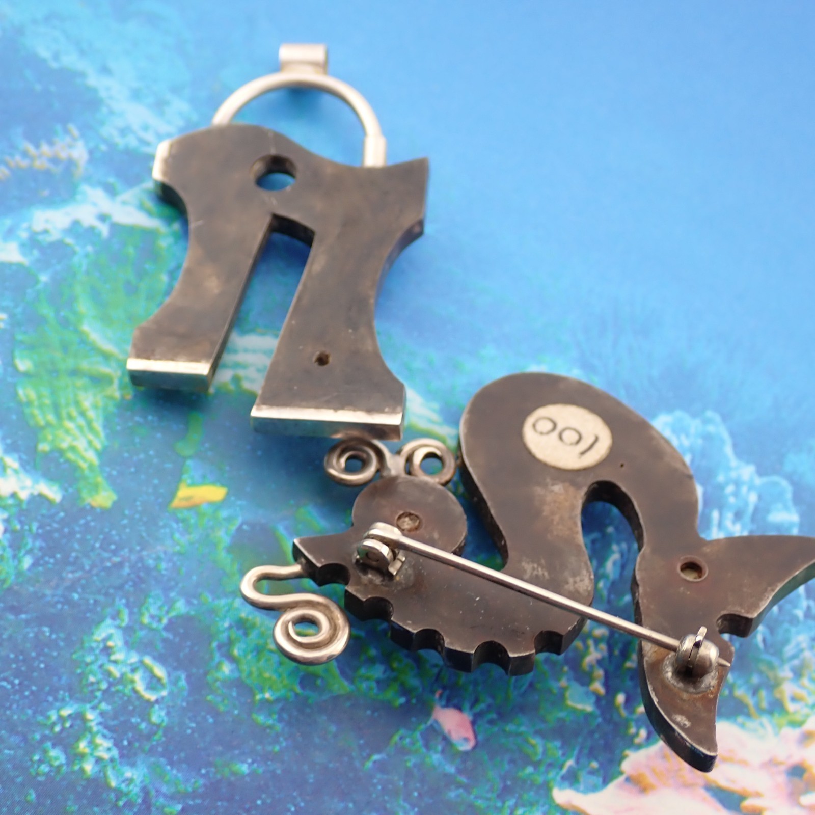 Abstract Brutalist Sterling Mix Metal Garnet Agate Seahorse Pin Pendant Set MR