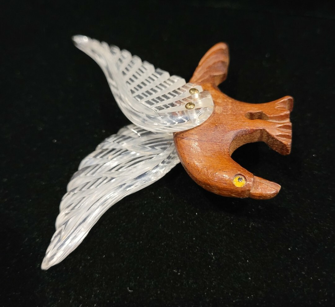Vintage Unsigned 1940’s Carved Clear Lucite and Wood Eagle Bird Brooch Pin
