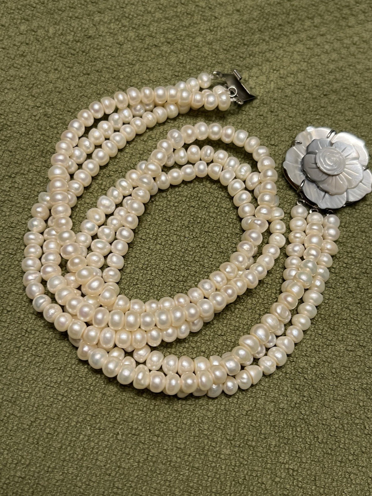 ESTATE 3 STRAND GENUINE WHITE PEARL NECKLACE 18-19” ABALONE FLOWER CLASP