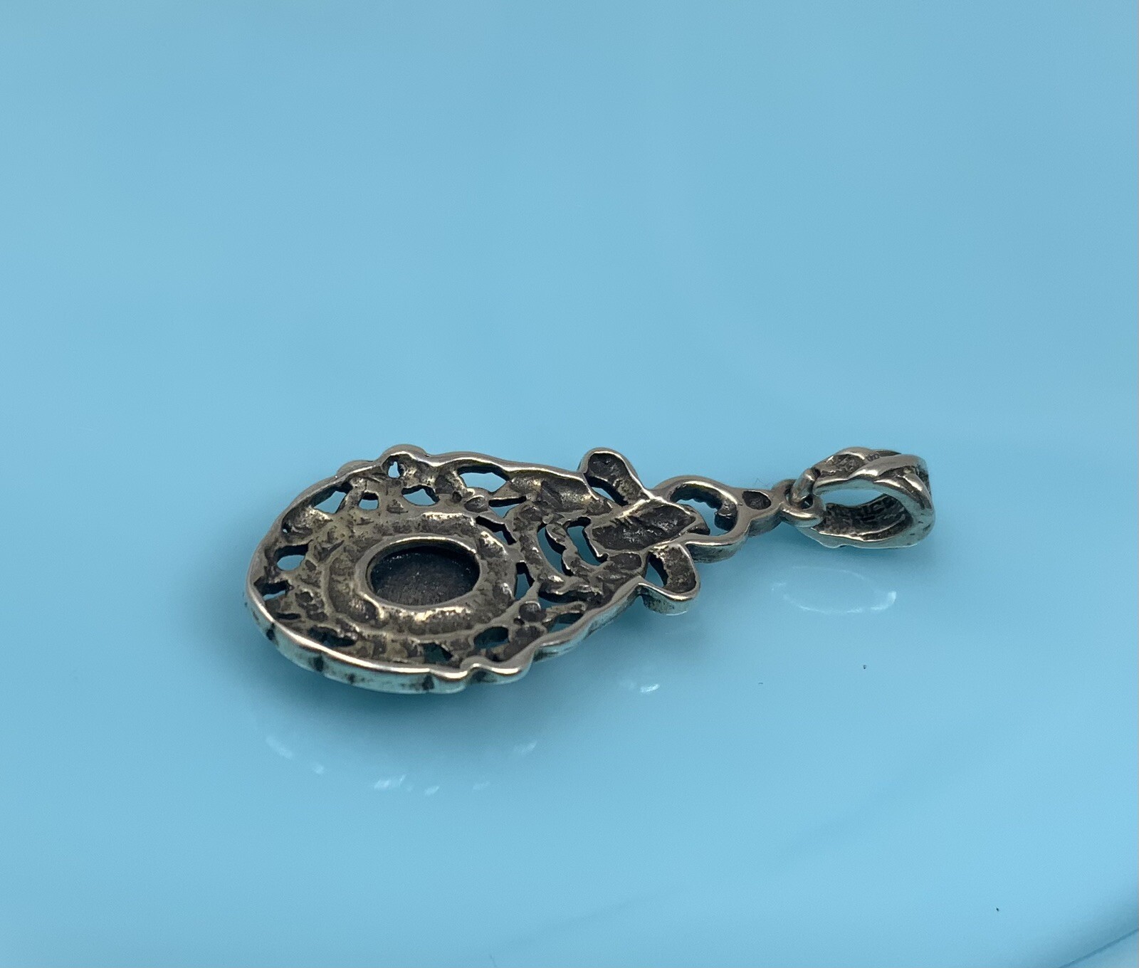 Vintage Engraveable Victorian Sterling Silver Ornate Oval Pendant England 6.5g