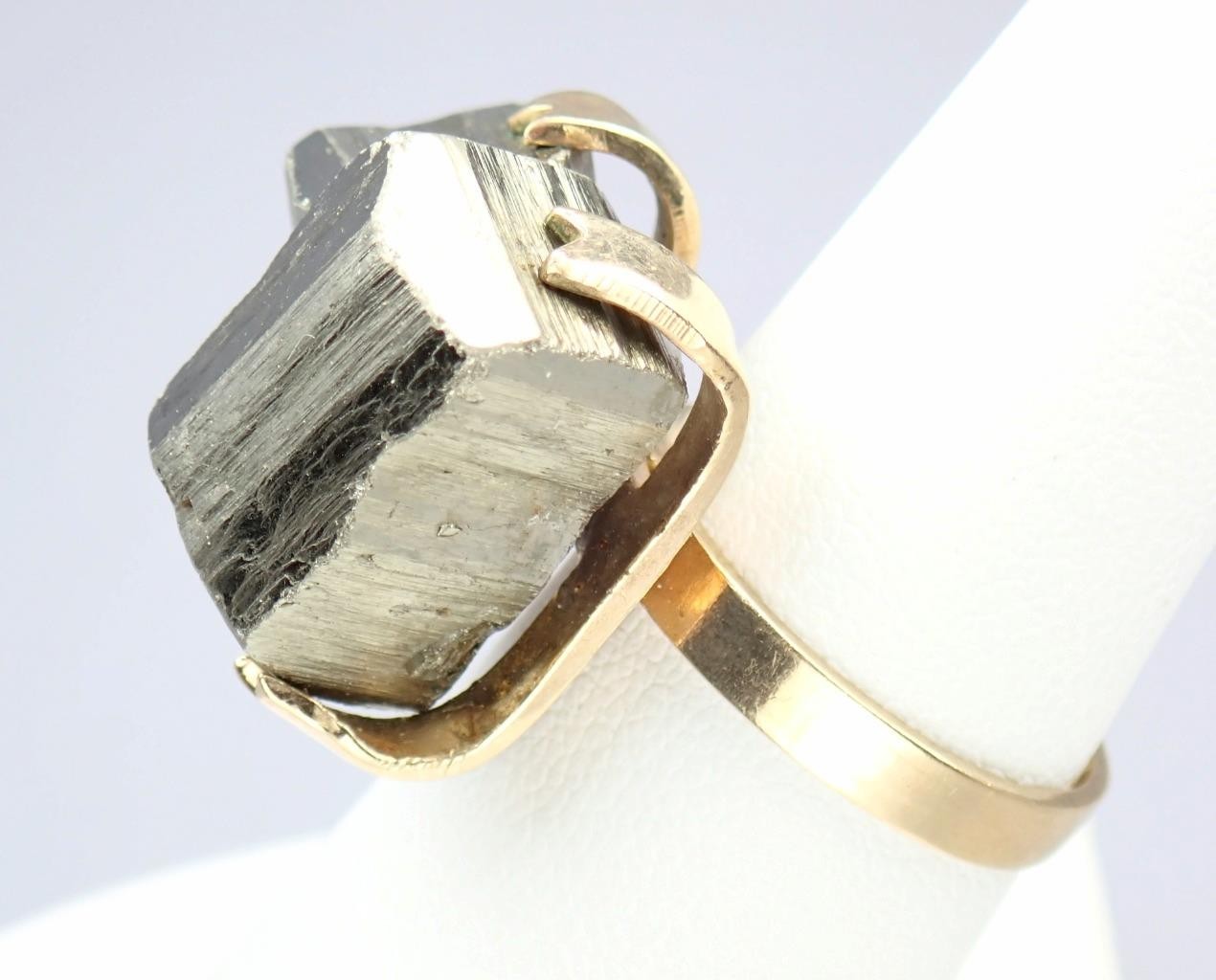Amazing Vintage 1970s Brutalist Modernist 9K Gold Pyrite Cocktail Ring 1971 7.25