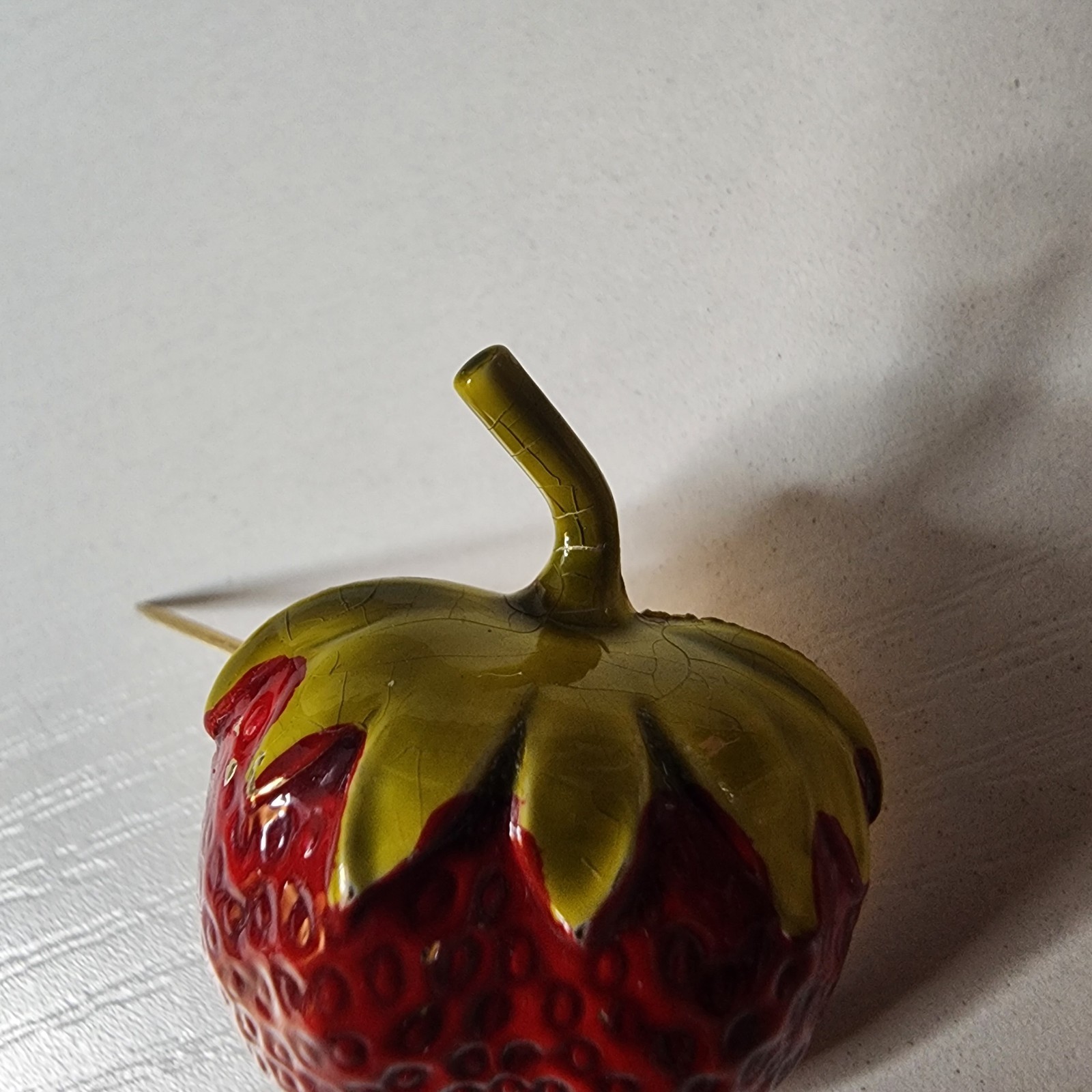 Vintage Accessocraft NYC Gold Tone Metal Red Green Enamel Strawberry Brooch Pin!