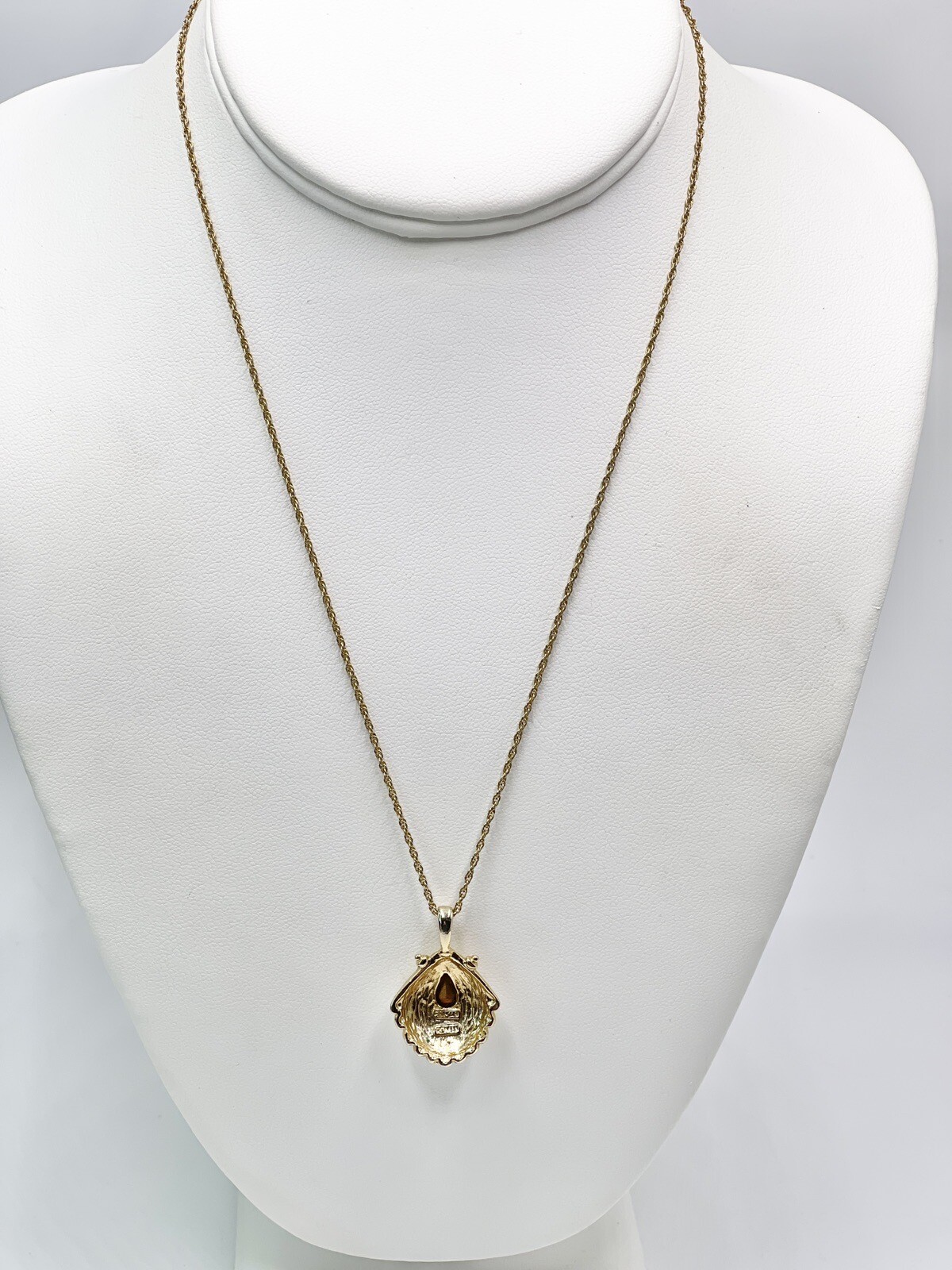 Vintage Roman Brand Necklace Gold Tone Shell Shaped Pendant Blue Glass Stone