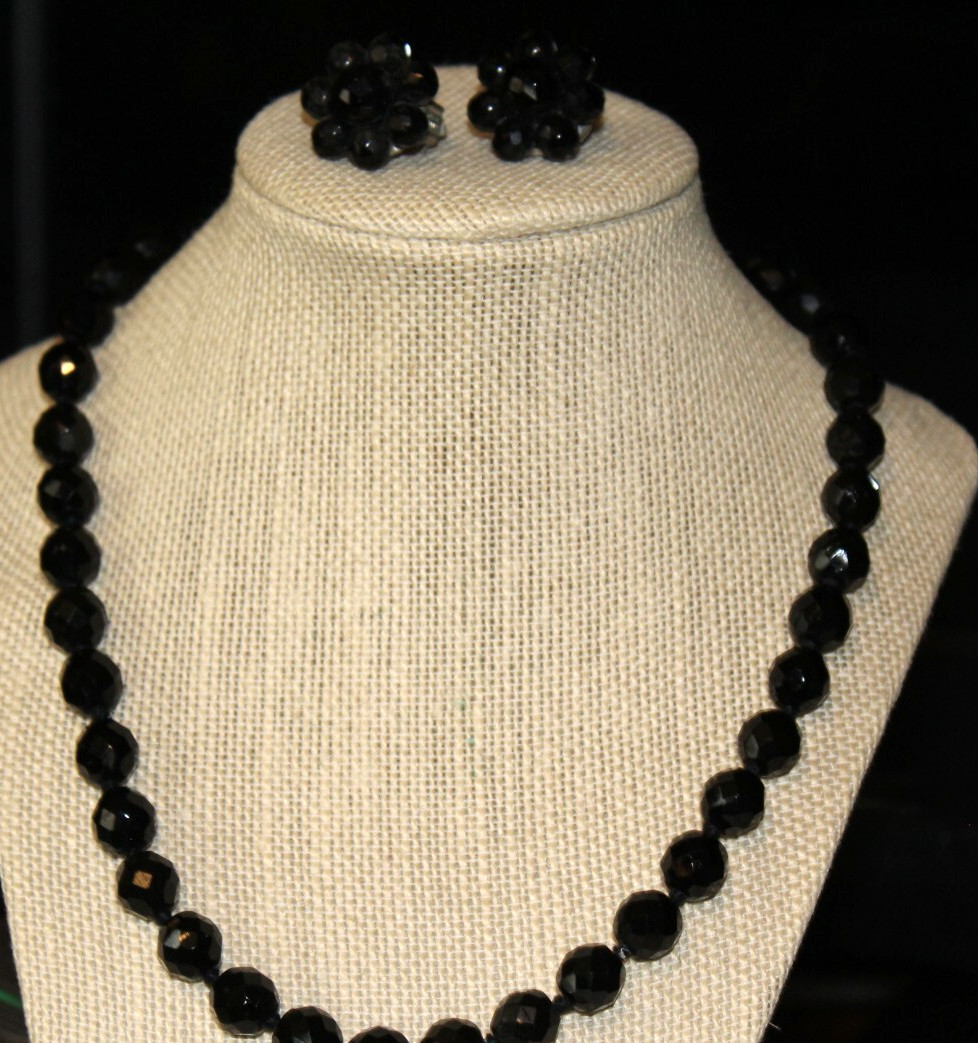 VTG BLACK FACETED GLASS BEAD NECKLACE AND CLUSTER CLIP EARRINGGS