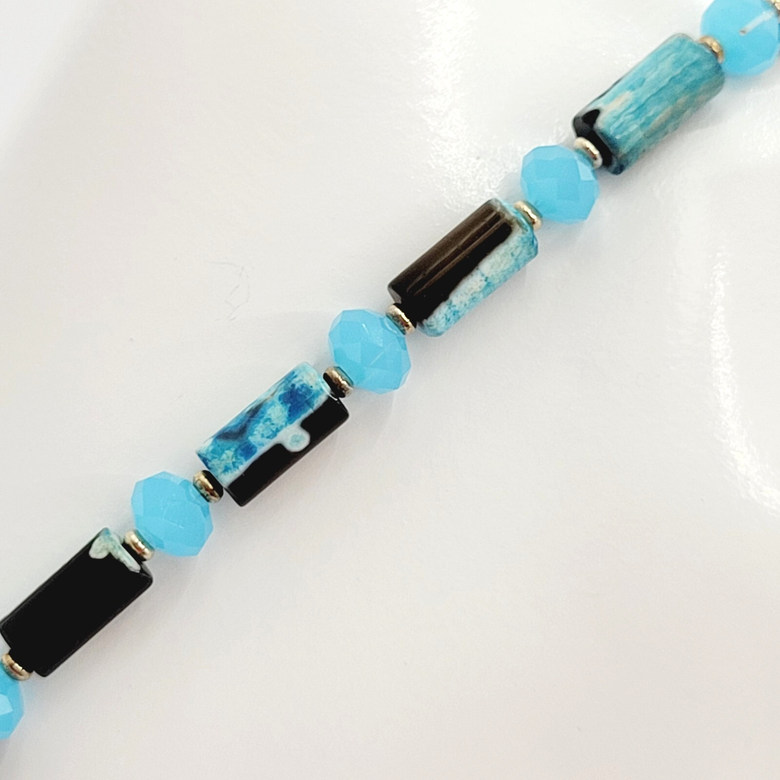 Black Glass Rosette with Chalcedony and Colorful Agate Silver Tone Vtg Necklace
