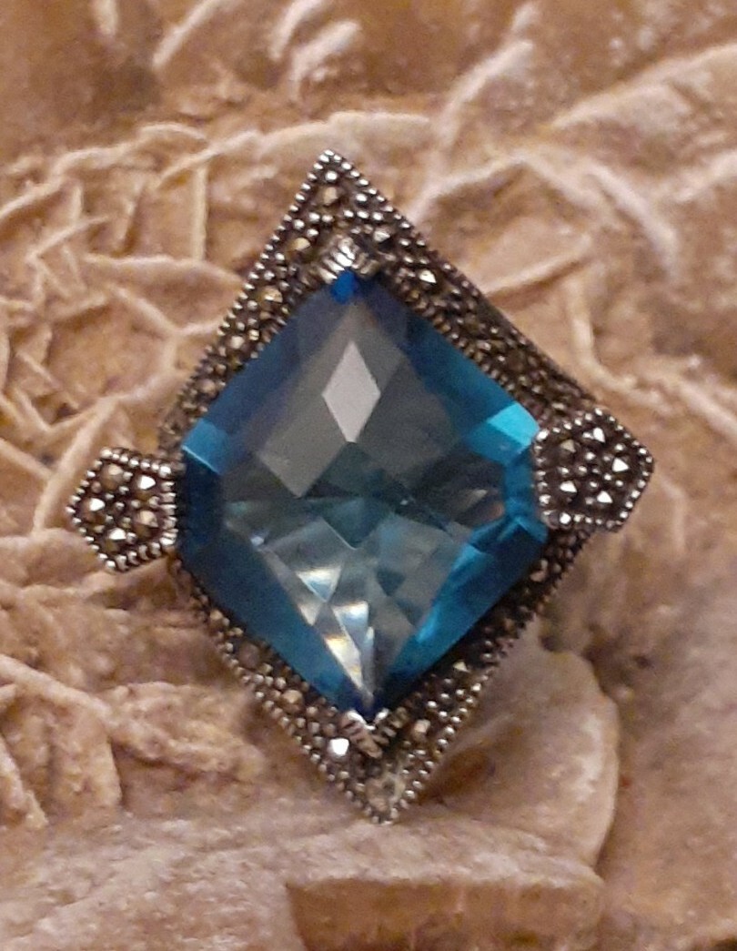 Vintage Estate Sterling Silver Faceted Blue Crystal Glass Pentagon Ring Size 8