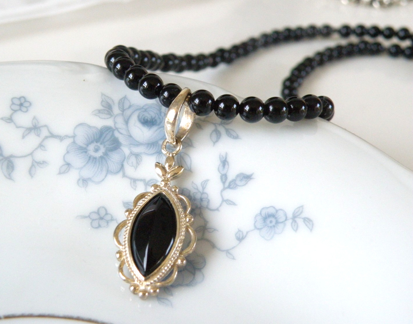 Vintage Sterling Silver 925 Black Onyx Station Bead Necklace