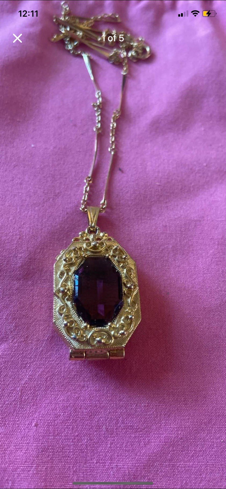 Goldette gold tone necklace & Locket signed. Necklace 23.5 in locket 1 7/8 in