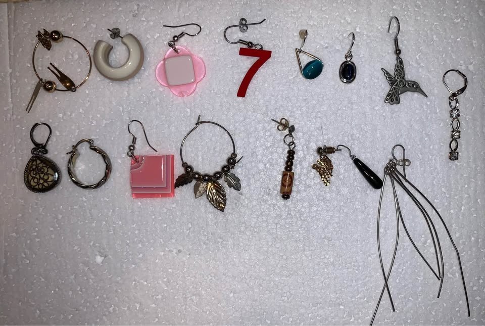 Vintage Lot of 100+ PAIRS OF Pierced EARRINGS 1970’s to 1990’s Dangle HOOP Stud