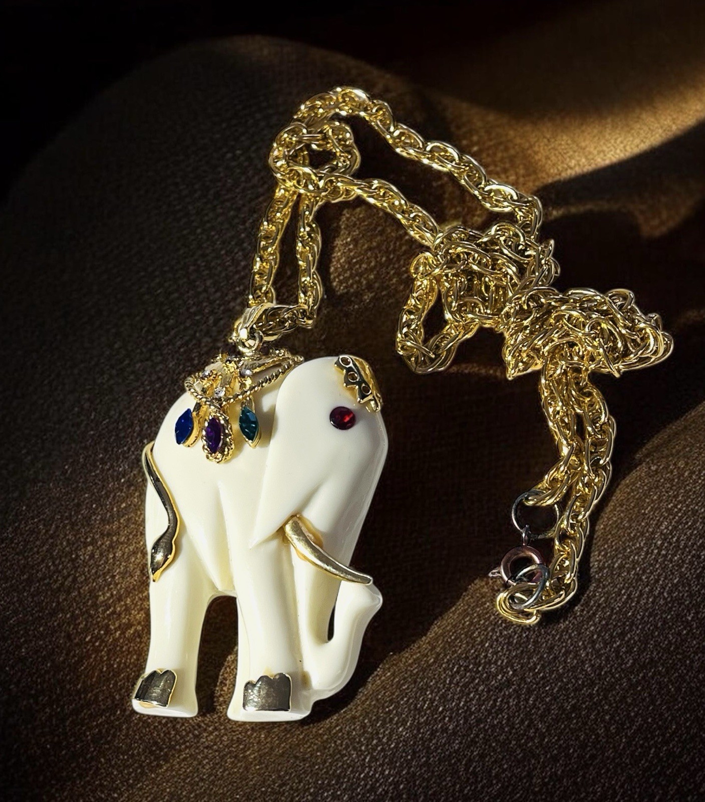 Vtg 2.25” Jeweled Elephant Pendant Necklace – Ivory Acrylic – Gold Tone – 24”