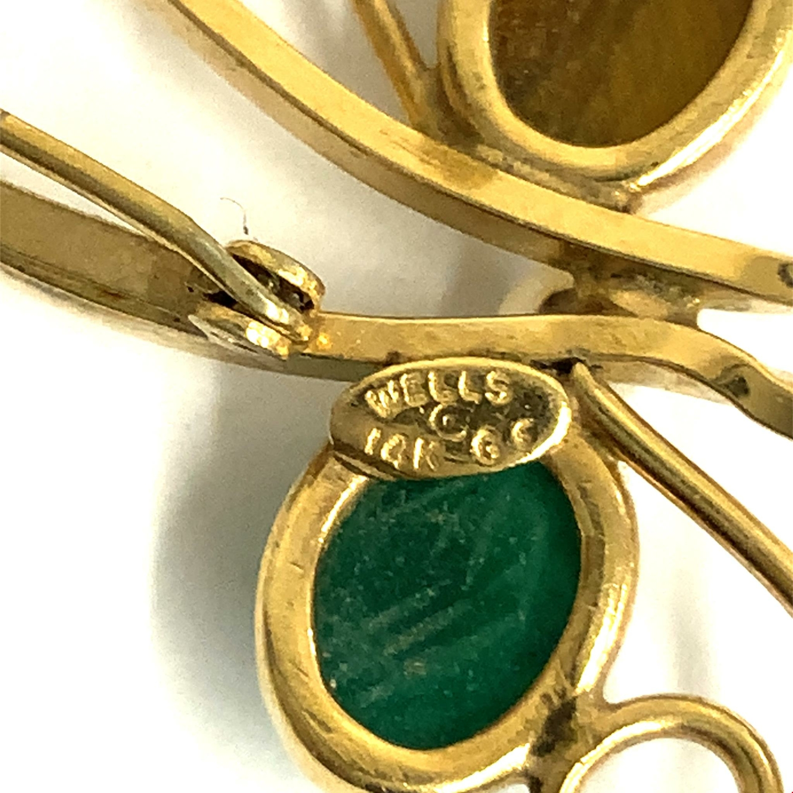Vintage 14k Gold Filled Wells Scarabs Tiger’s Eye Jade Ornate Bow Design Brooch