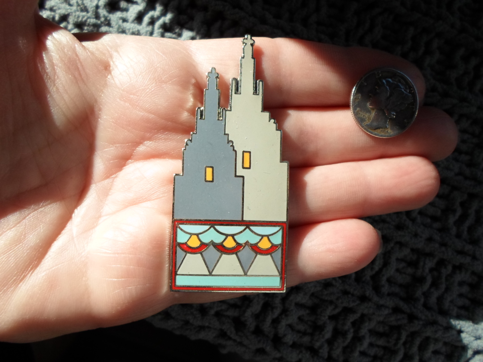Vintage ACME – San Remo architect ROBERT STERN – enamel buildings PIN – brooch