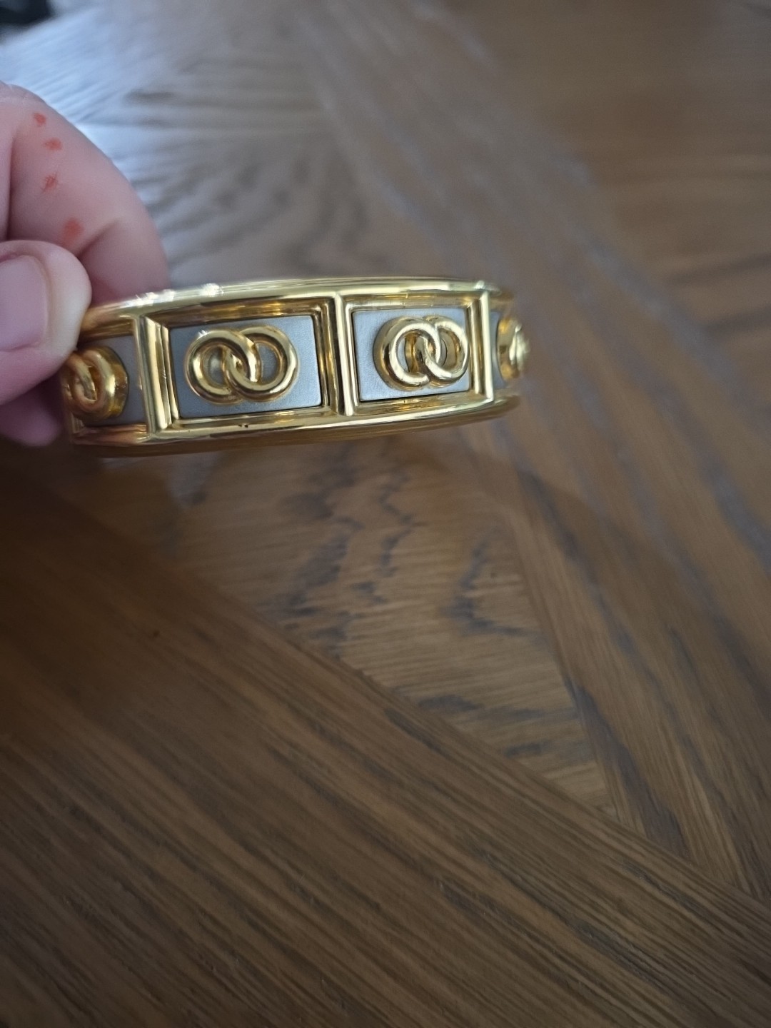 Vtg Gold Toned Hinged Mid Century Bangle Bracelet W/twin Ring Design. See Pics