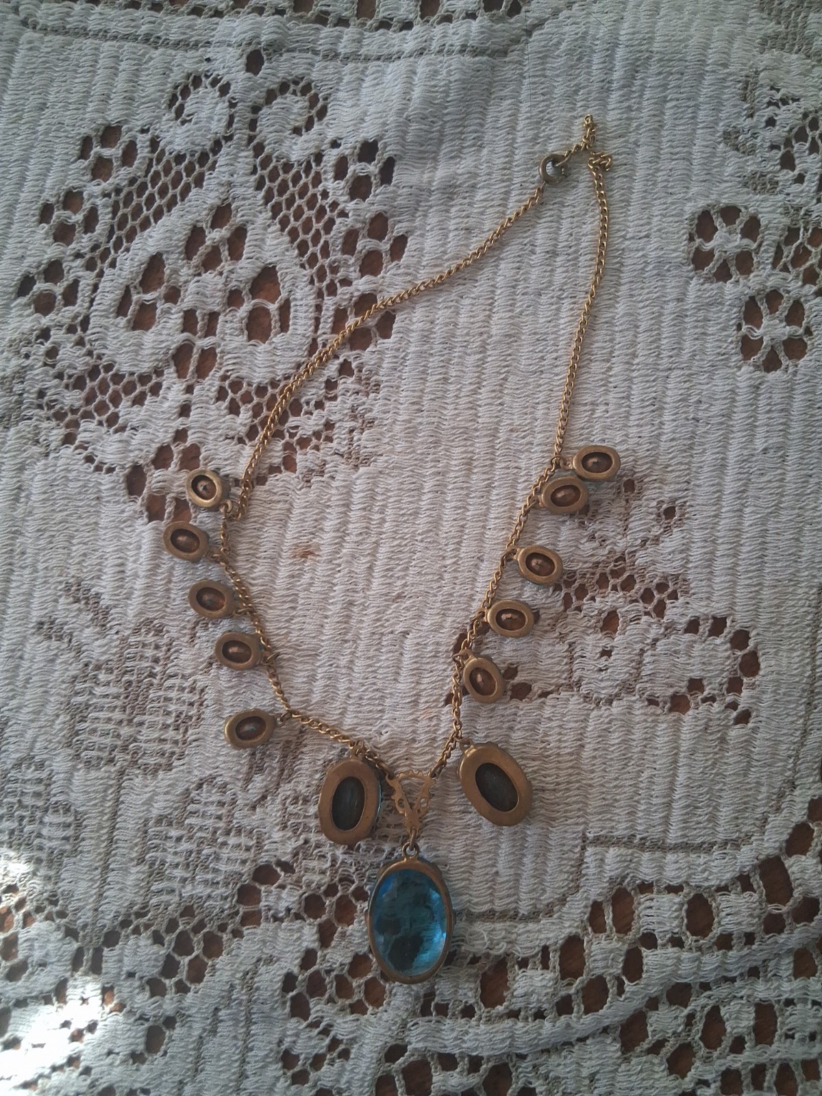 Vintage C. 50s 60s Blue Cut Glass Vintage Gold Tone Necklace