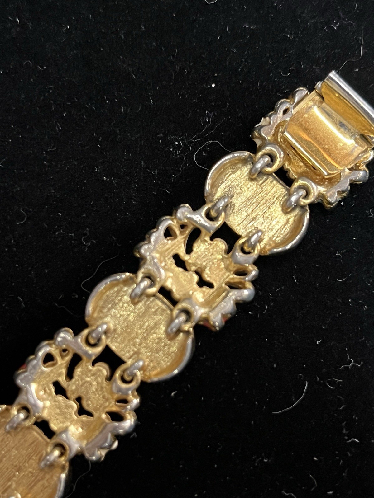 Camrose & Kross JBK Cameo Flower Stone Bracelet 7.25” Long AS IS For Repair