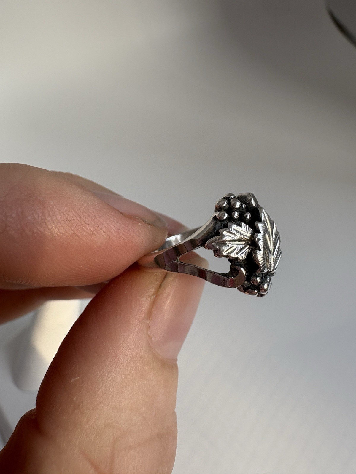 925 Sterling Silver Nature Leaf Grape Ring Size 5 3/4 Women’s Jewelry