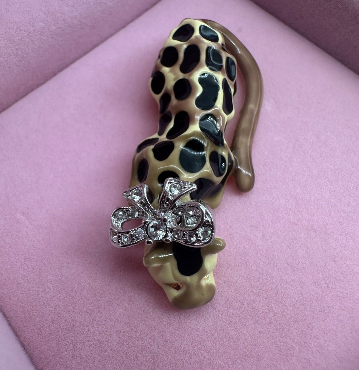 Signed KJL Kenneth Jay Lane Leopard With Crystal Bow Brooch Pin
