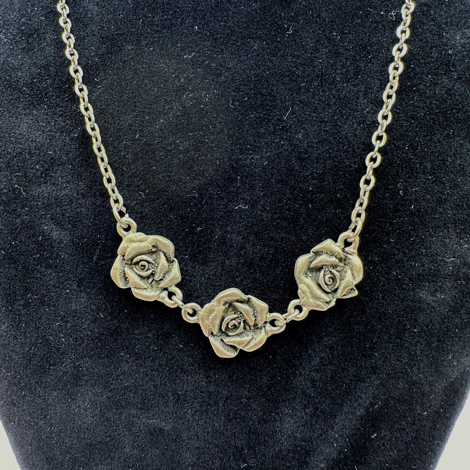 Y2K Pewter Floral Rose Charm Boho Chic Romance Witch Nature Goth Necklace Prom