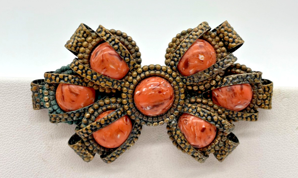 VTG Art Deco Textured Brass Ribbon Faux Coral Cabochon Brooch 2.5″