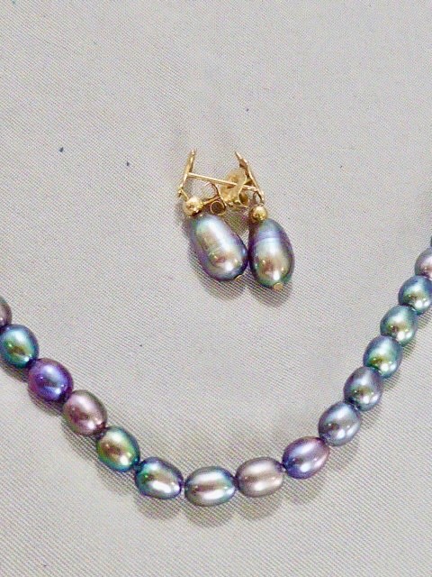 16.5 ” CULTURED gray blue PEARL KNOTTED NECKLACE 14K W GOLD CLASP & EARRINGS