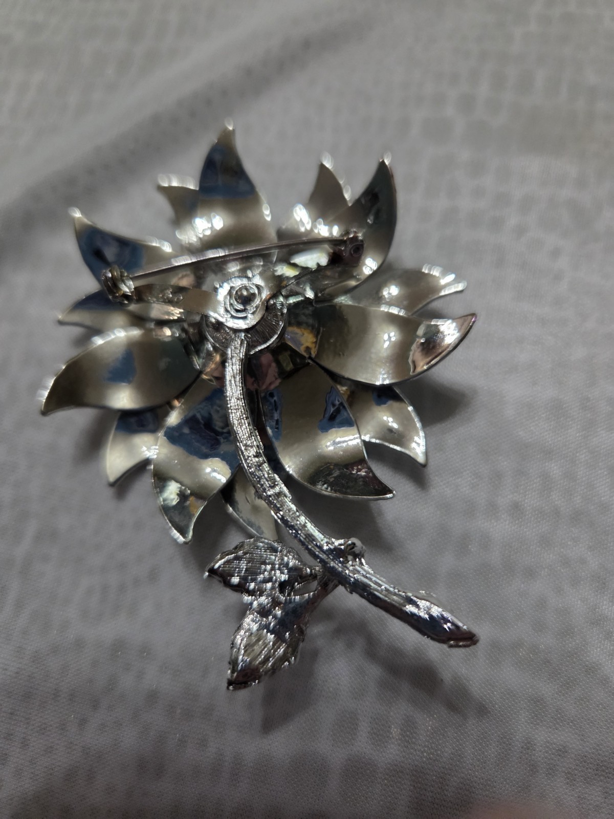 Lot Of 4 Brooches 1 Coro 3 Unbranded Flowers And Bow Excellent Condition…