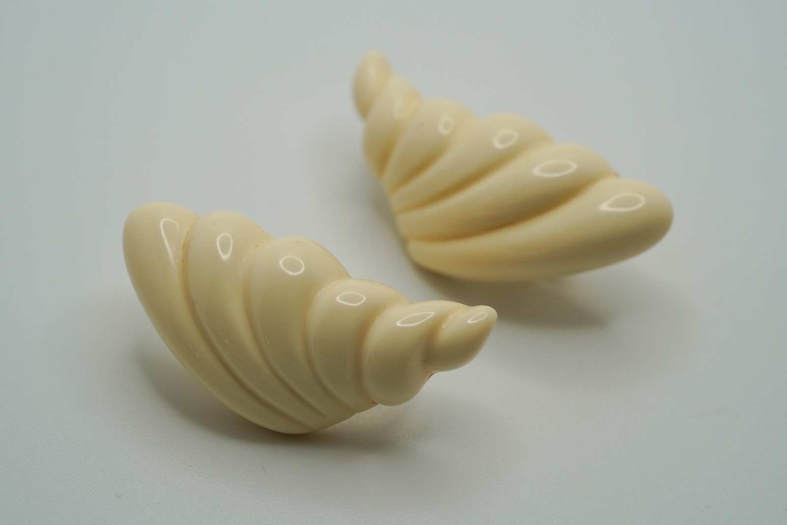 Vintage Off White Cream Shell Napier Earrings 4cm JB1