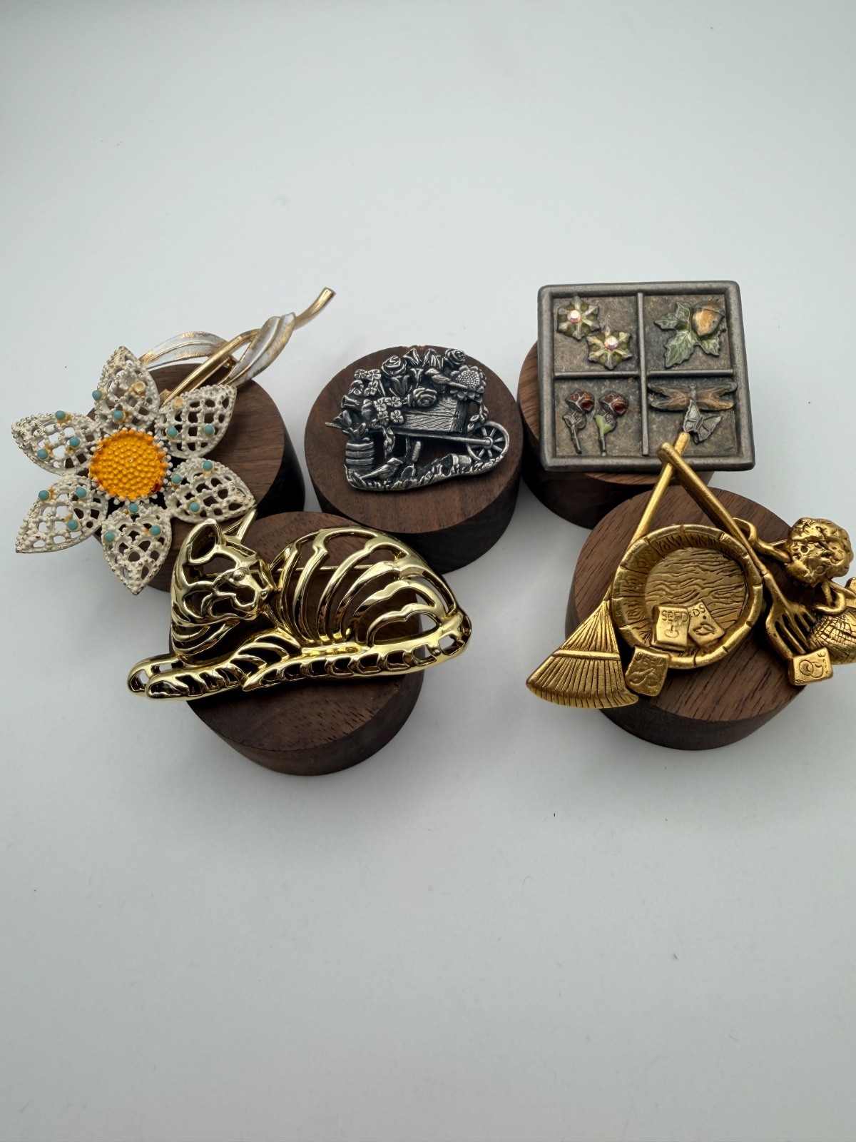Vintage Brooch Lot JJ Sleeping Cat Danecraft Gardening Birds & Blooms 2002
