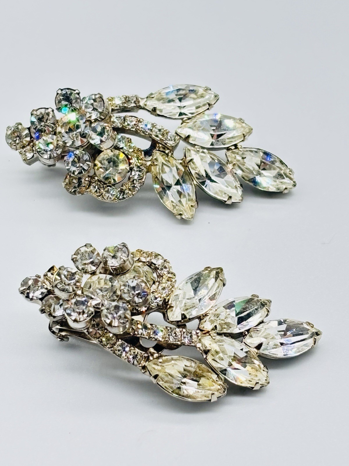 Vtg JULIANA Clear Glass Rhinestone 3D Flower Leaf Clip On Earrings