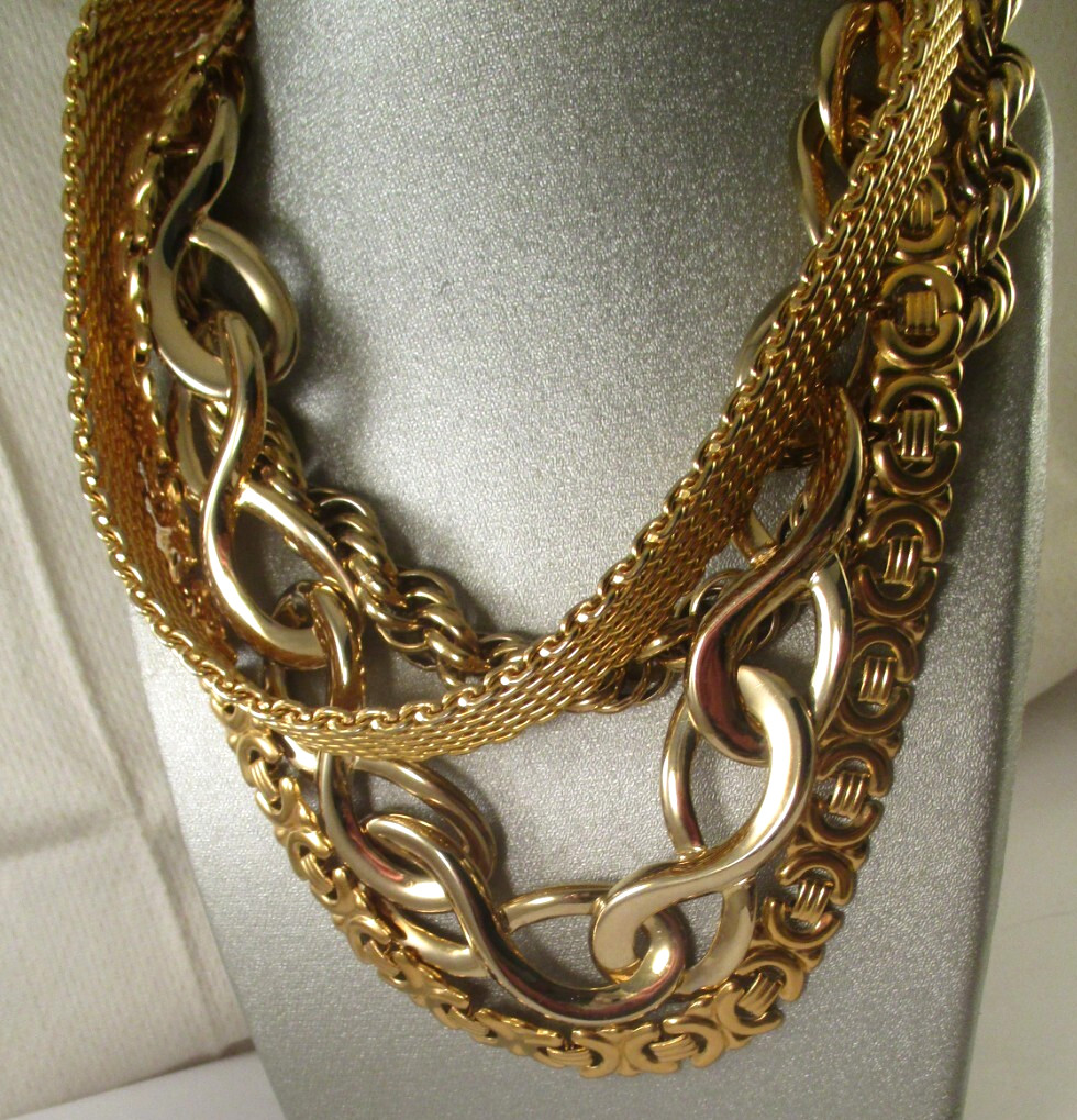 (4) Vintage GOLD TONE PLATED NECKLACES