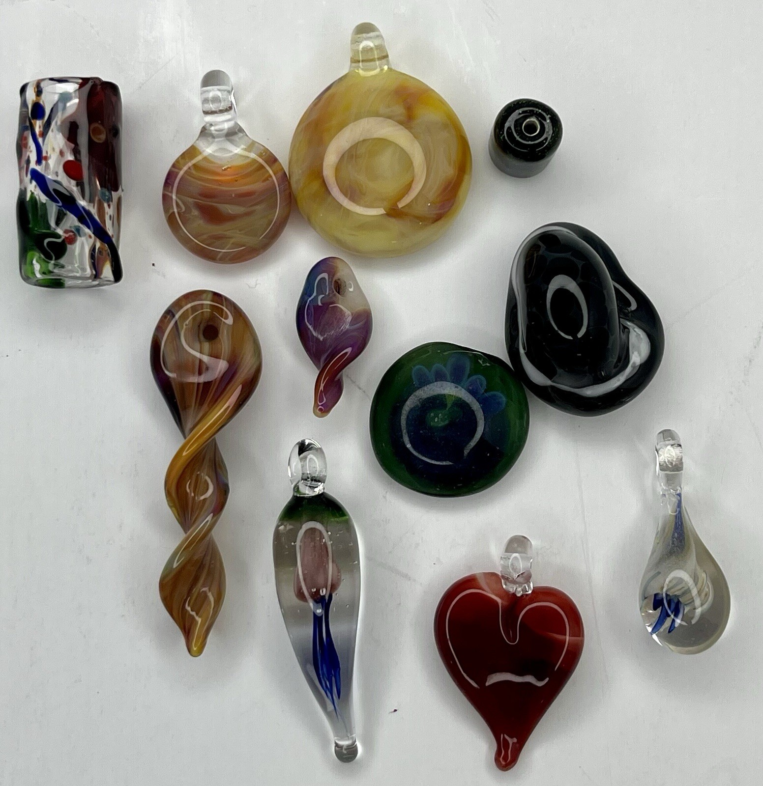 Lot Of 46 Artisan HandBlown Art Glass Flower Pendants Beads Murano Style In Case