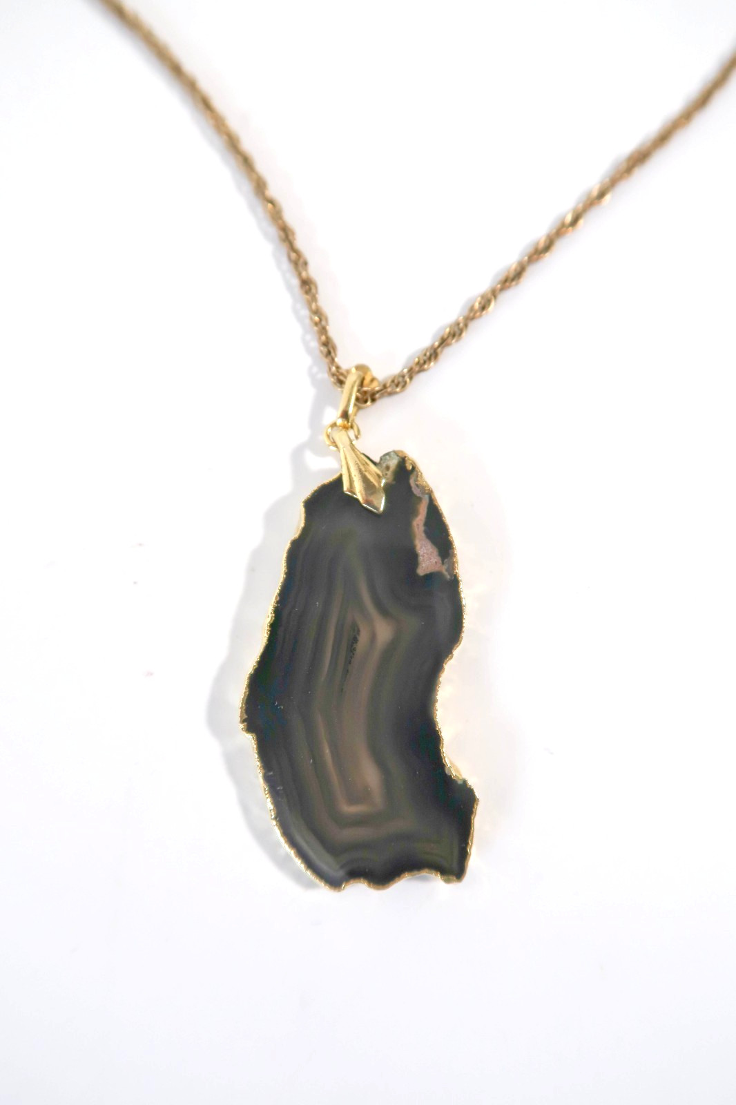 Vintage Rolled Gold Natural Agate Slice Pendant Necklace Boho Stalactite Geode