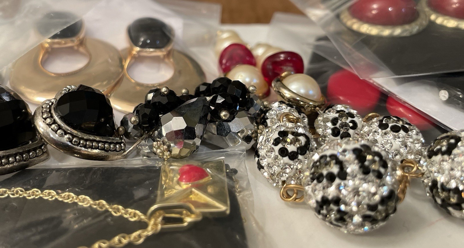 4.6 Lbs Mixed Beaded Jewelry Lot Black Red White Silver Tone Gold Tone Boho Vtg