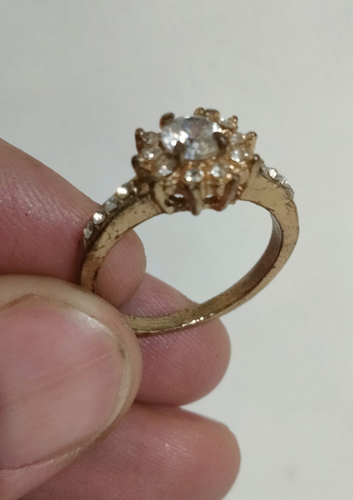 Rare Vintage Estate Gold Tone Halo Ring – Timeless Luxury & Antique Elegance