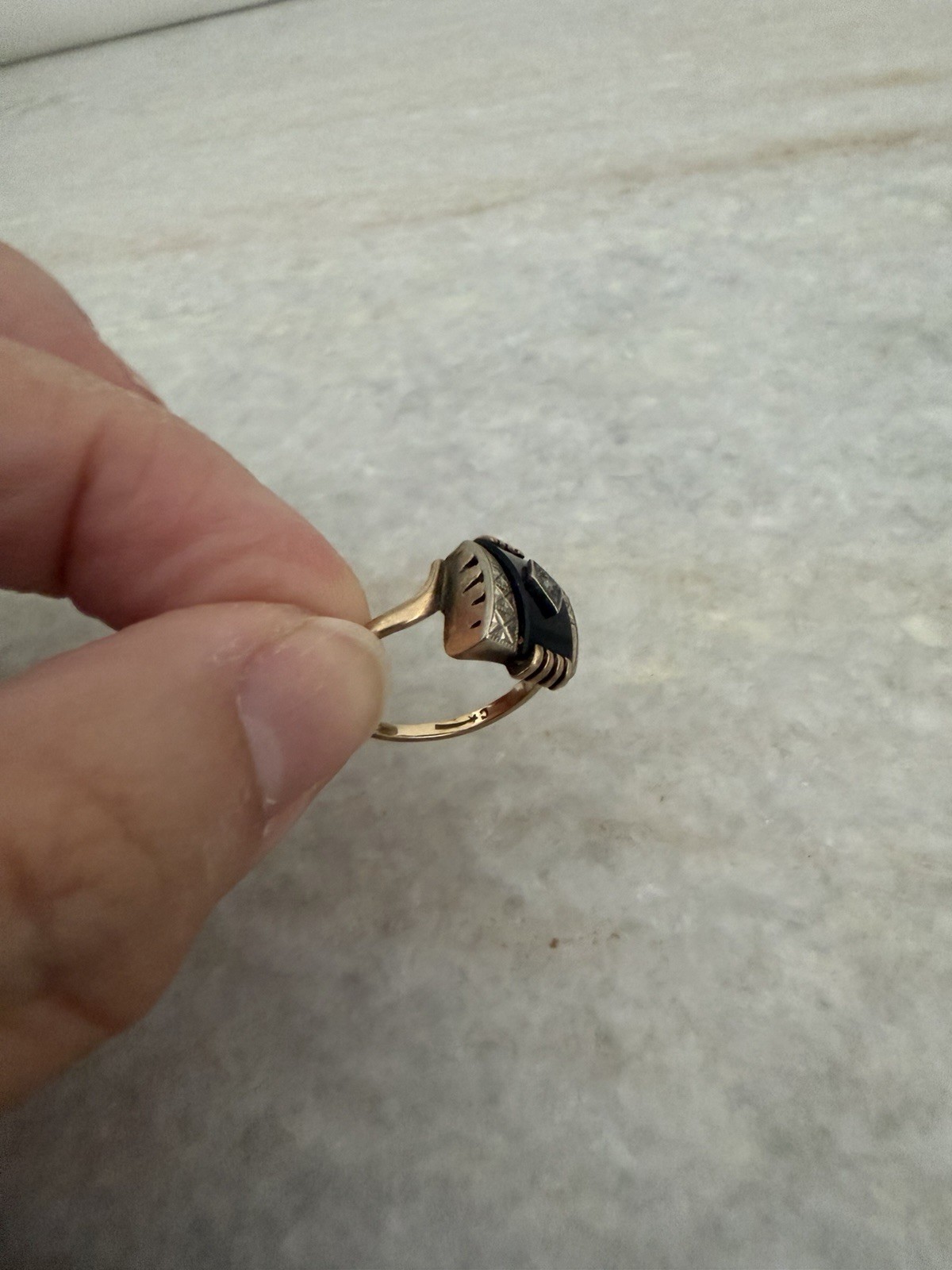 Vintage 10k Yellow Gold Diamond Art Deco Onyx Ring Size 5.25