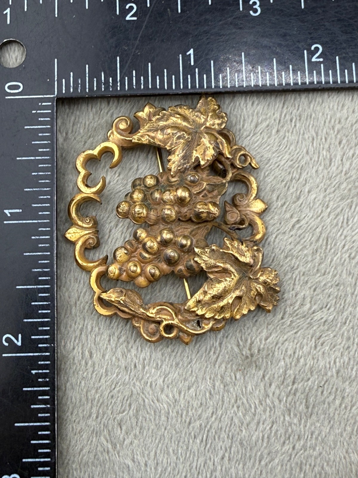Vintage Brooch Gold Tone Grape Leaf Cluster