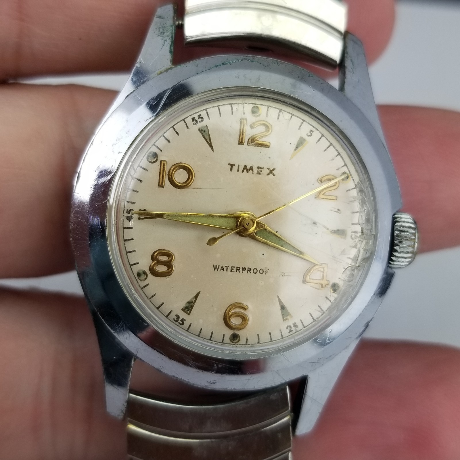 vintage waterproof Timex men’s watch Marlin 1970s hand wind 34mm Running RUNNING