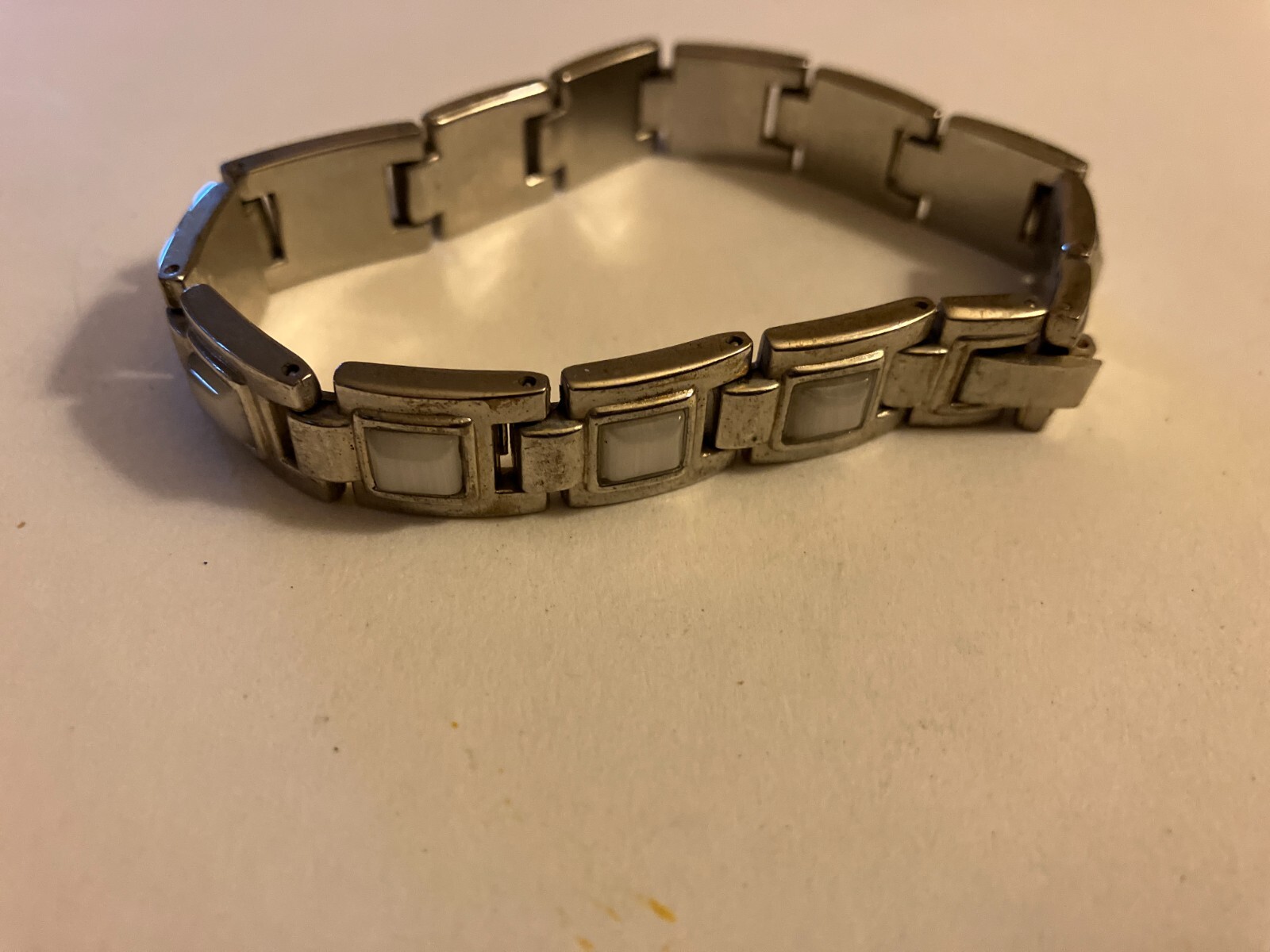 VINTAGE ESTATE SILVER TONE WITH WHITE CABOCHON LINK BRACELET
