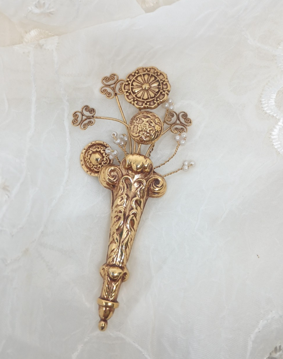 Floral Spray Floral Bouquet Brooch Large Gold Tone Faux Pearl