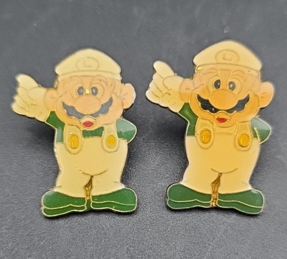 Vintage Nintendo Super Mario Bros Luigi 1988 Button Pins (Set Of 2)