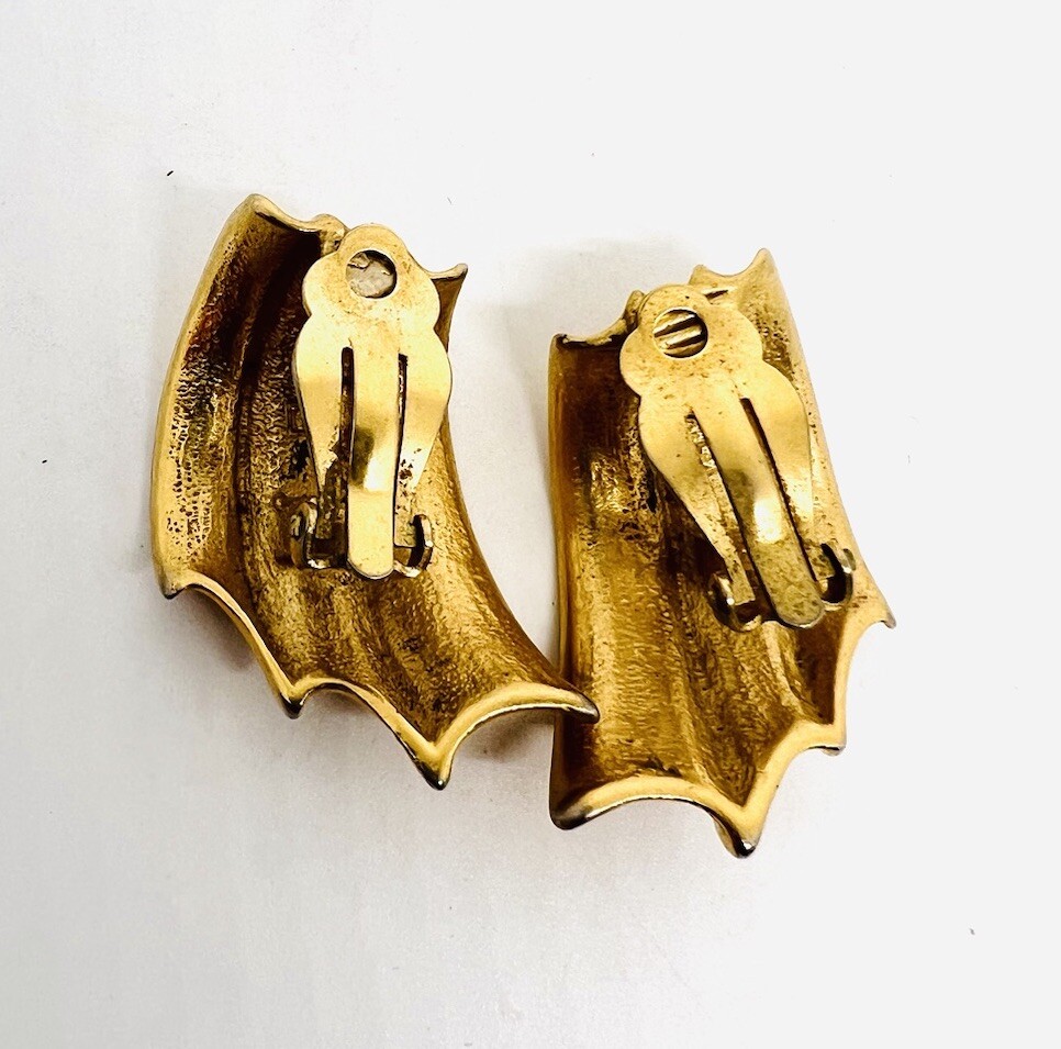 Large Matte Gold Tone 80’s Drop Dangle Earrings Clip Backs Vintage Jewelry