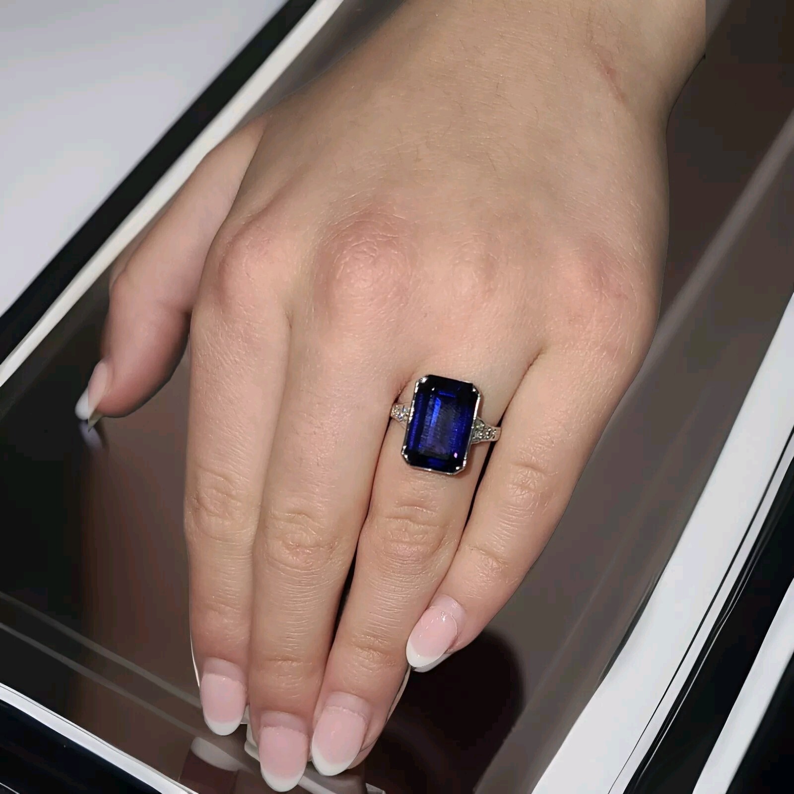 Vintage 14k White Gold Engagement Ring 8.02CT. Tanzanite Rectangular Cut
