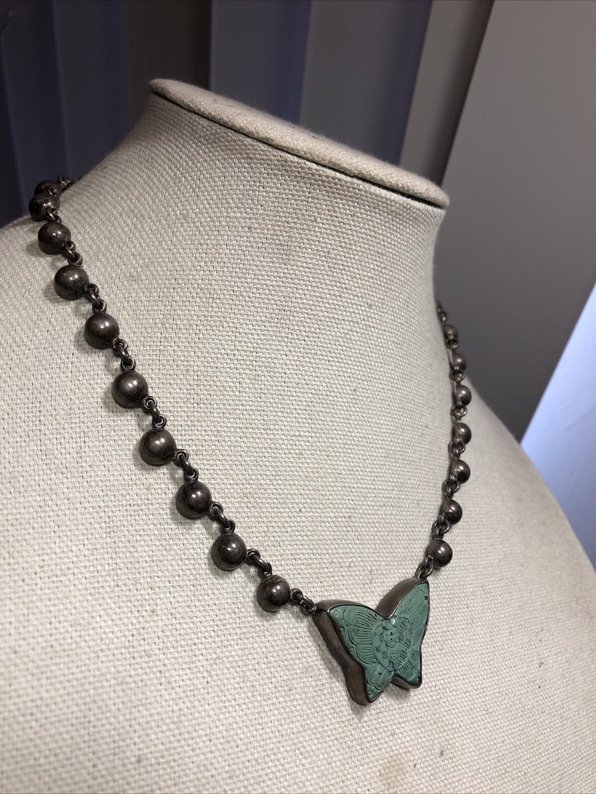 30. Signed 925 Sterling Pastel Green BUTTERFLY Half Ball Link Necklace 44g, 18″