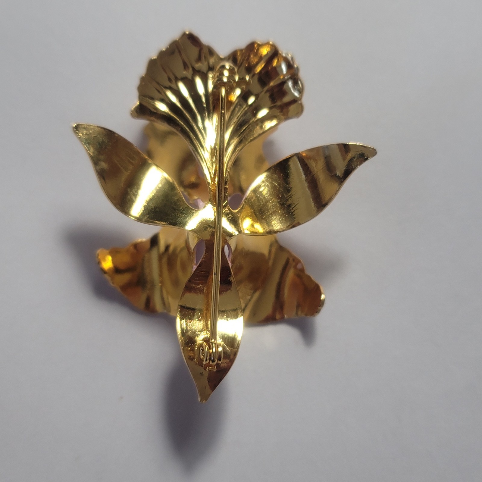 Vintage Signed Cerrito Original 1982 Orchid Iris Flower Brooch Lilac Goldtone 2″