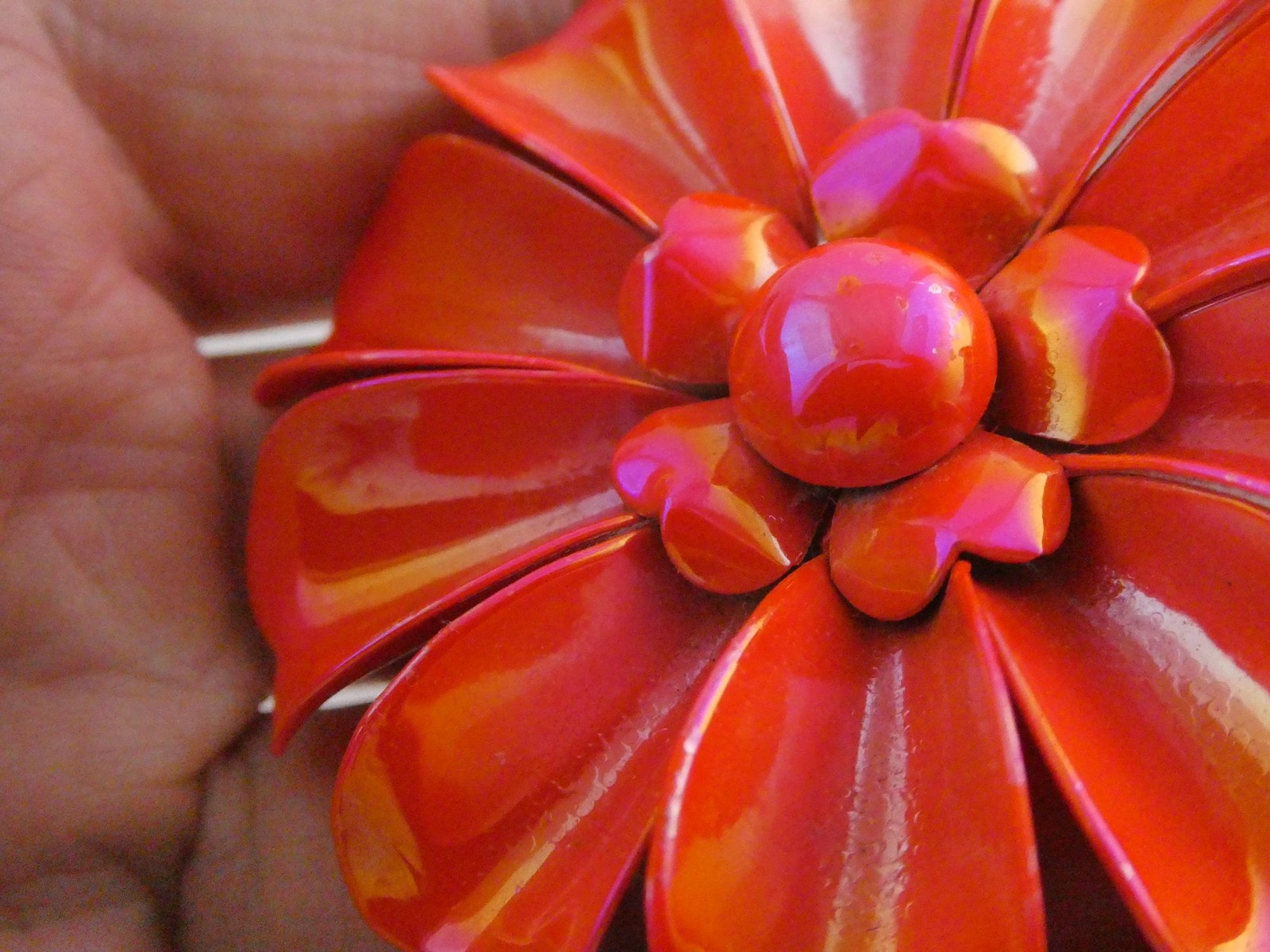 Vintage Unsigned Iridescent Red Orange Enamel Flower Brooch Pin 17g 61mm Diam