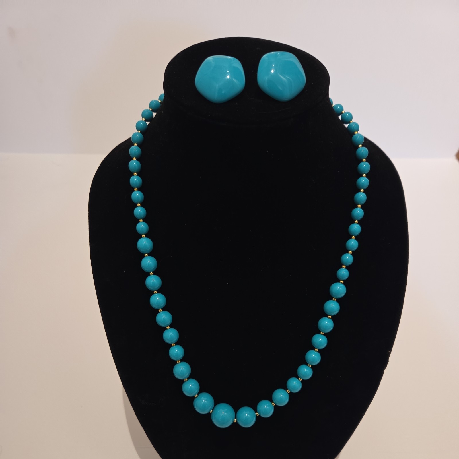 Vintage Boho Teal And Gold Tone Beaded Necklace With Matching Clip-On Earrings!