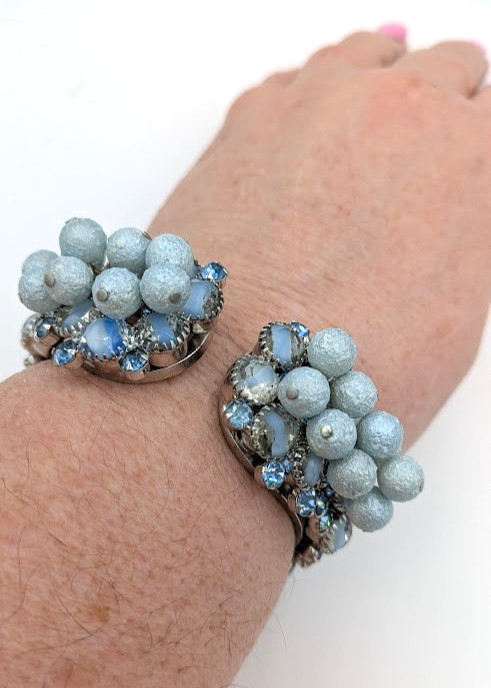 Vintage D & E JULIANA Clamper Bracelet VERIFIED Blue Givre Rhinestone Beaded
