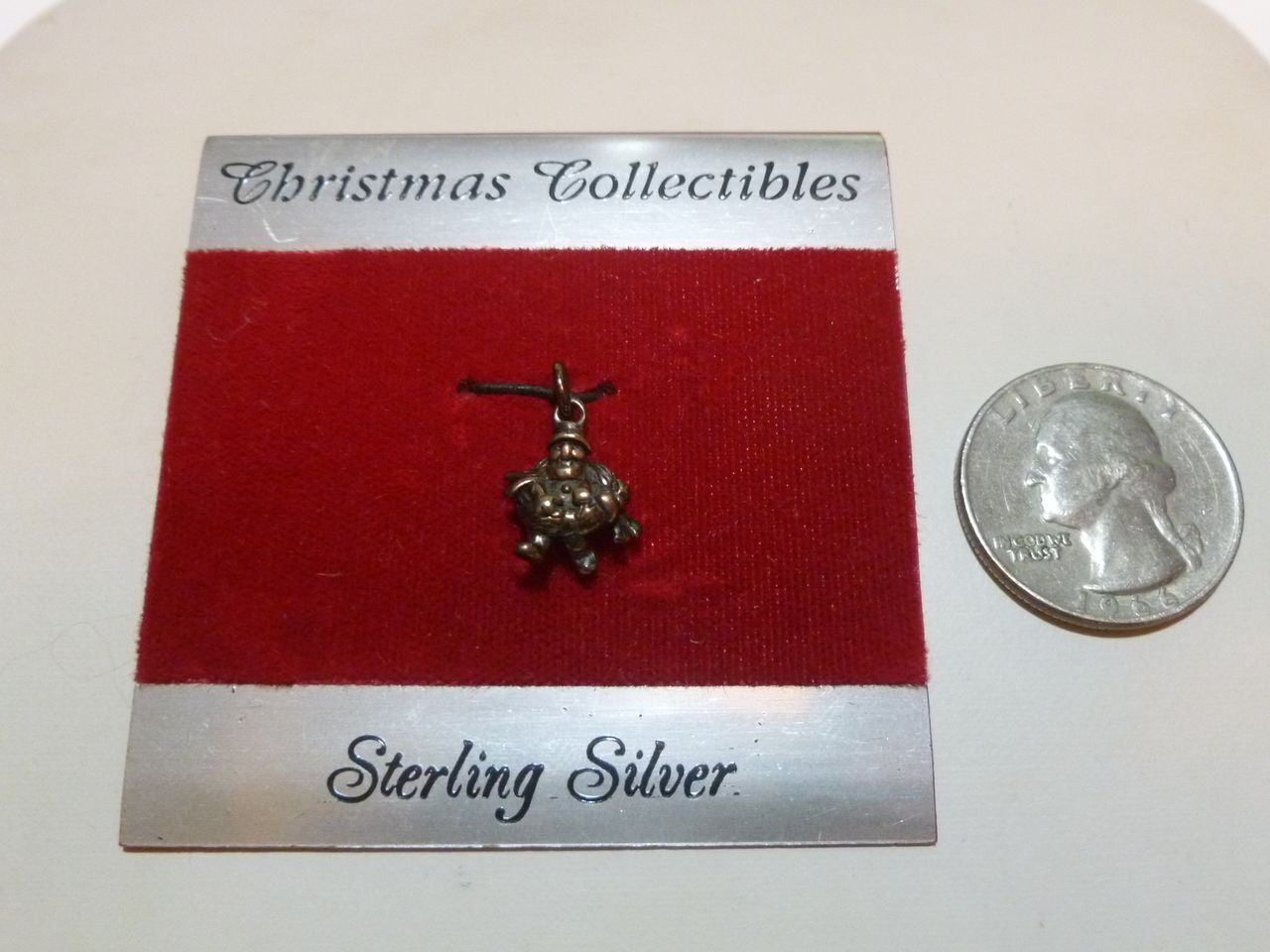 VINTAGE ESTATE CHRISTMAS COLLECTIBLES STERLING SILVER JOLLY GUY IN WREATH