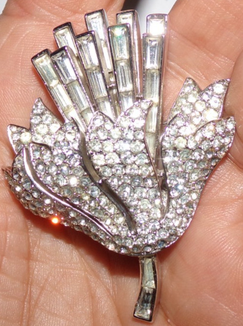 JAW DROPPING rhinestone pin signed Crown Trifari-OMG!!—2 inch
